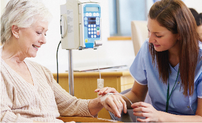 Esta especialidad, tan relevante, se centra en los cuidados básicos del paciente y el tratamiento de personas con cáncer.